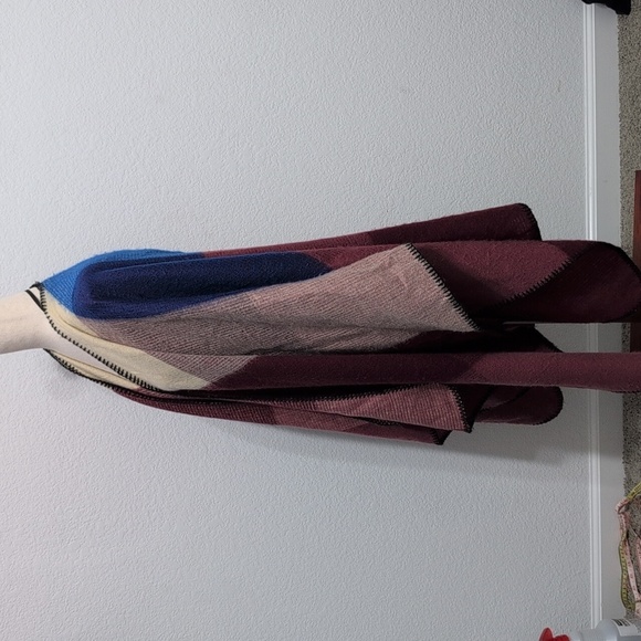 Eddie Bauer Color Block Plaid Inspired Oversize Wrap Wearable Blanket Soft Shawl - Picture 6 of 8